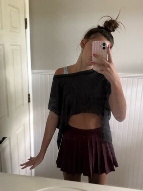 Maroon pleated tennis skirt lululemon